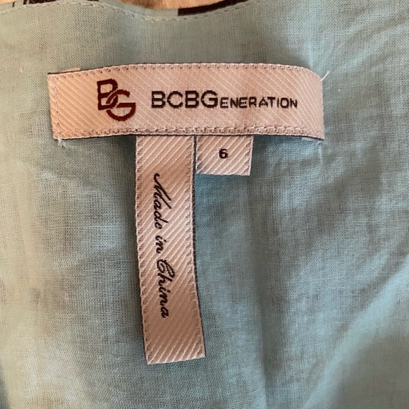 Blue Brown.& White BCBGeneration Wrap Dress size 6 - Picture 5 of 5